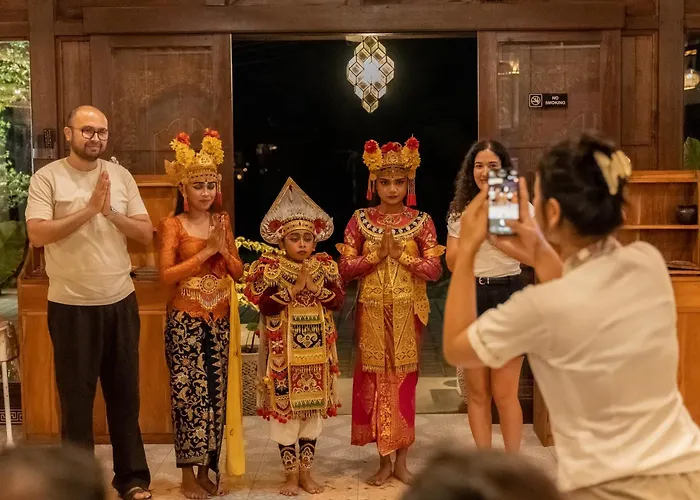 Barong Bali With Floating Breakfast Hotel 4*